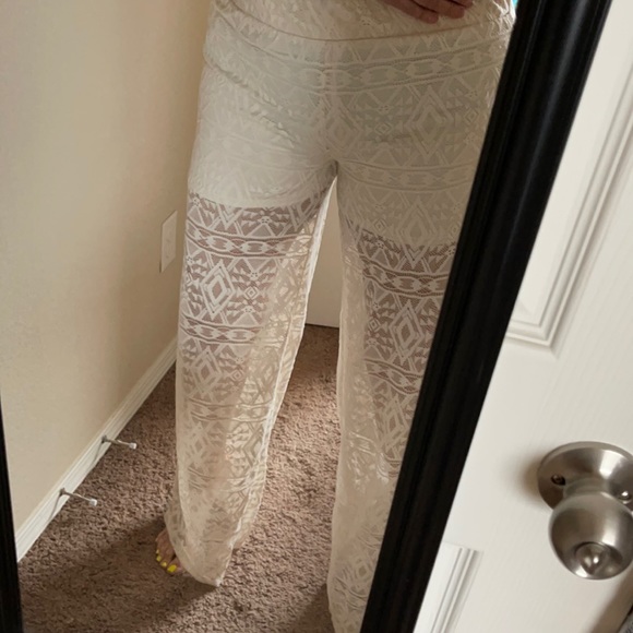 *BNWOT* Size L Cream Gaucho Style Pants - Picture 1 of 4